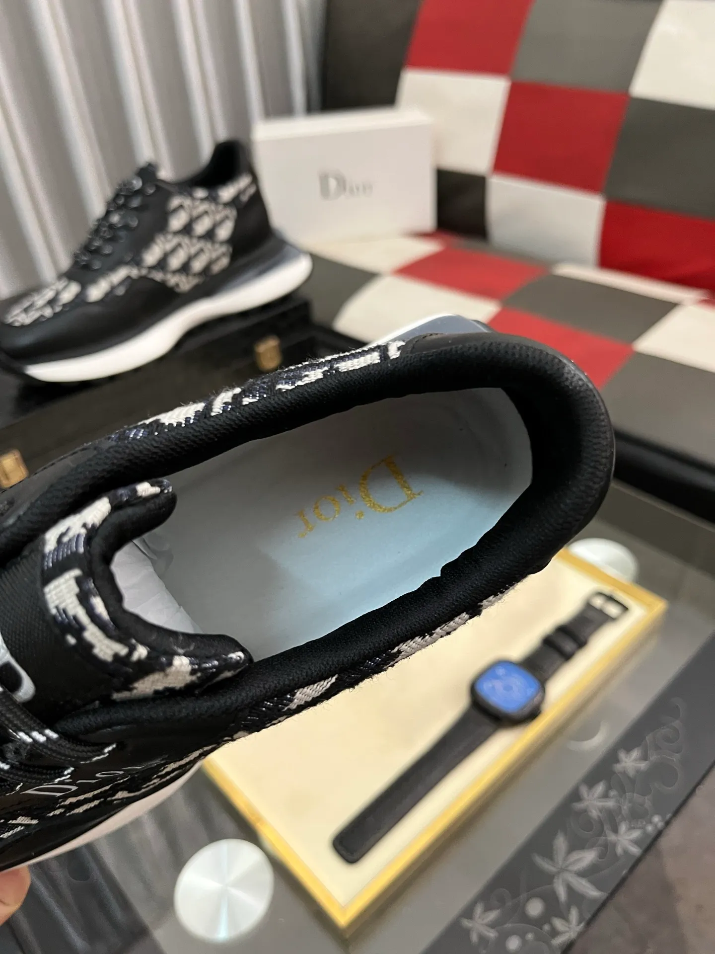 Men's Men's Shoes💰458⌚️⌚️Dior unique modern style sneakers. Counter purchasing 🏃casual leather shoes😍😍 original cowhide leather imported from Italy (refuses to discolor and grind feet) soles: original soles specially provided by the original factory, super cool😍 lace up and walk with wind👍 style design ⚠️ super comfortable and wear-resistant original soles. Just like shooting the real thing 🎬The real thing is better Code number: 38-443️⃣Colors available